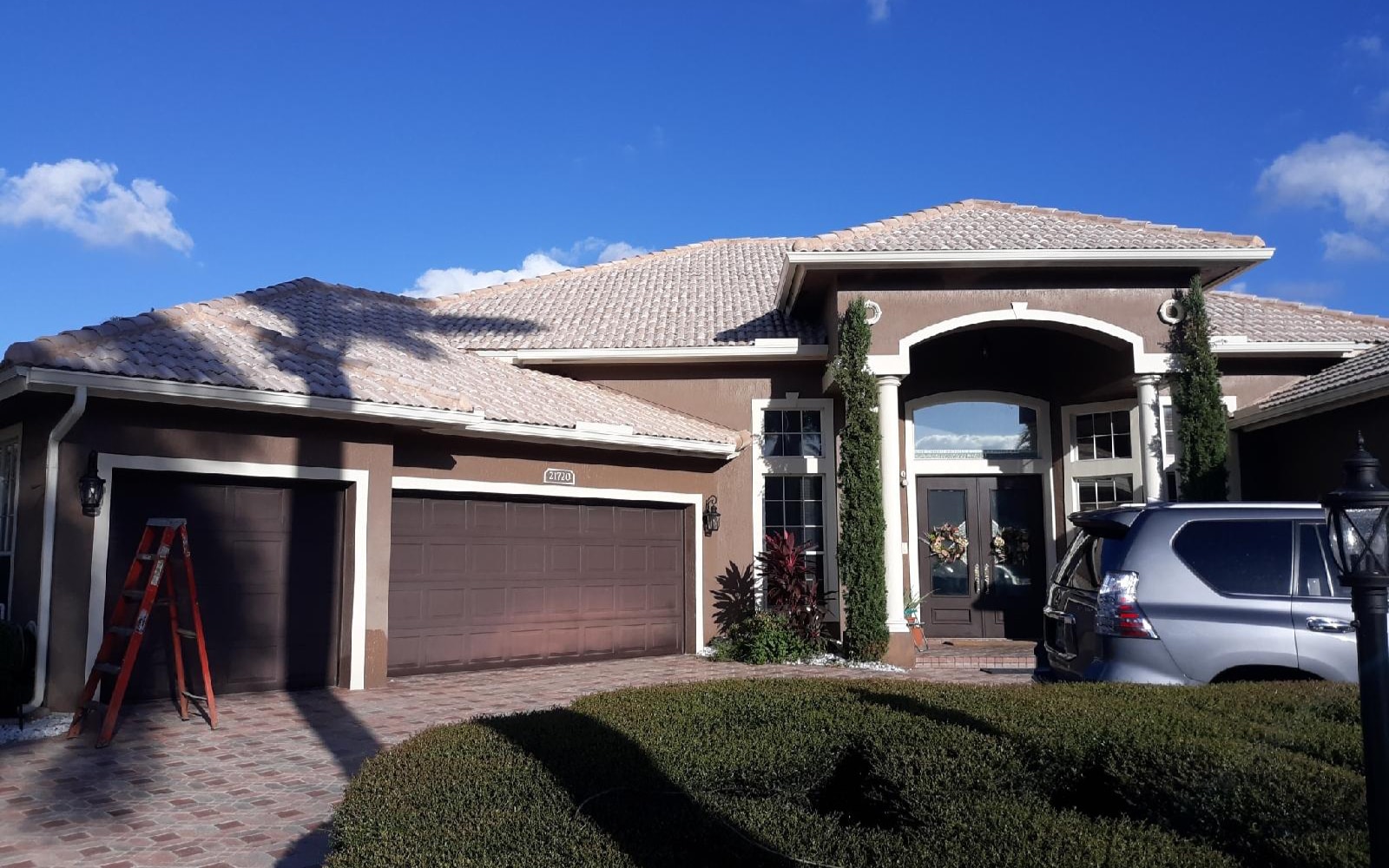 Mike Seamless Gutters, Inc is a Gutter Maintenance Company in West Palm