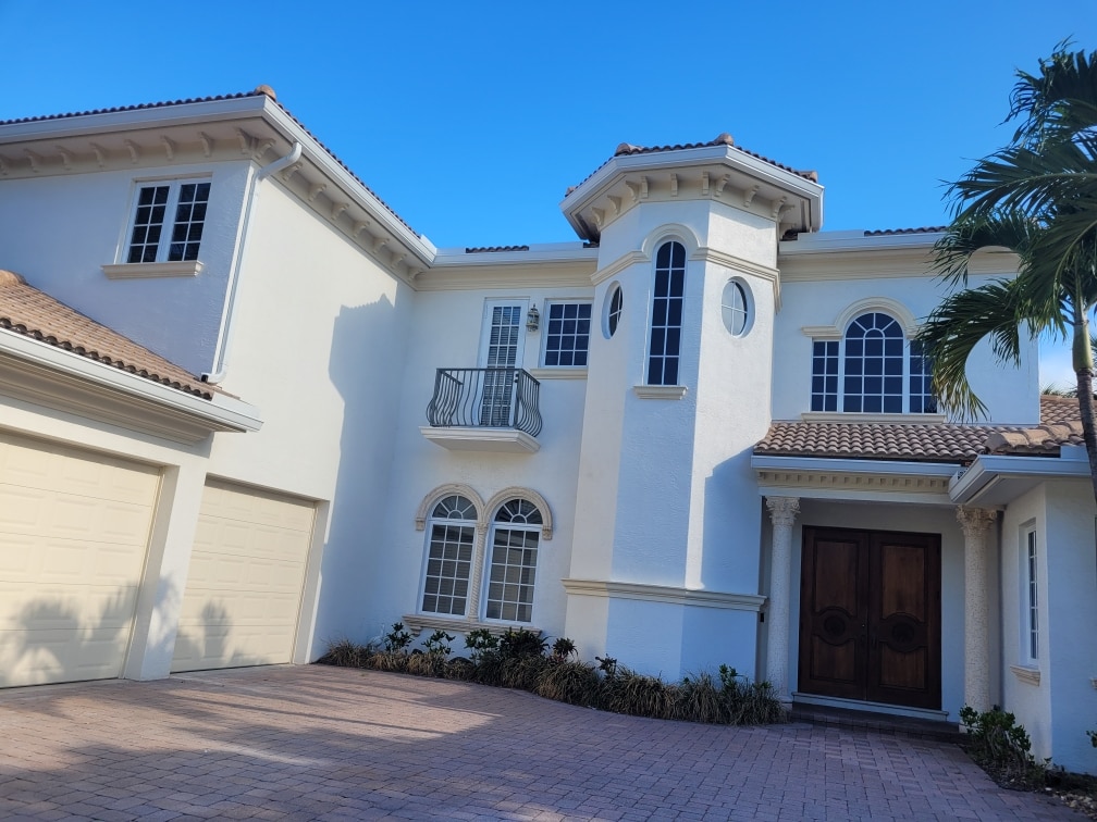 Mike Seamless Gutters, Inc is a Gutter Maintenance Company in West Palm