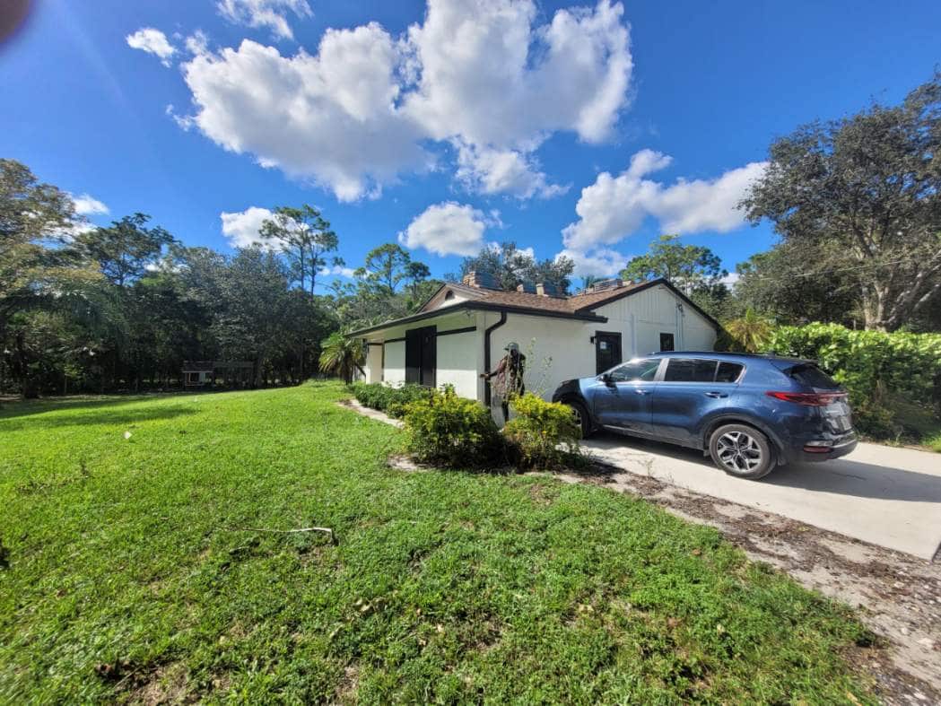 Mike Seamless Gutters, Inc is a Gutter Maintenance Company in West Palm