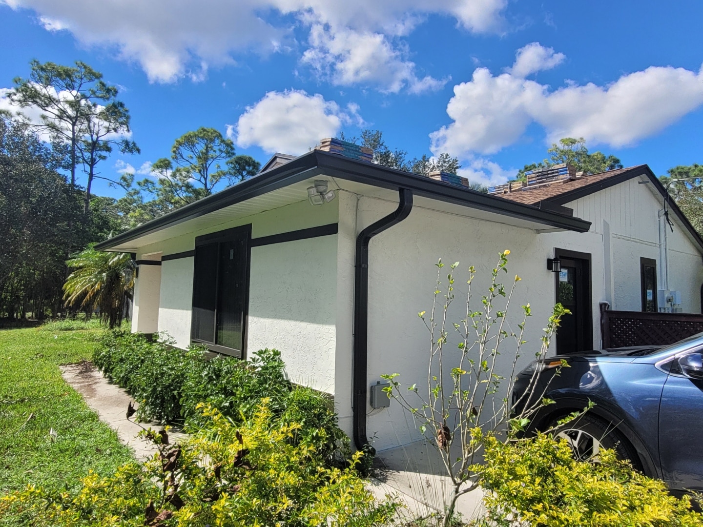 Mike Seamless Gutters, Inc is a Gutter Maintenance Company in West Palm