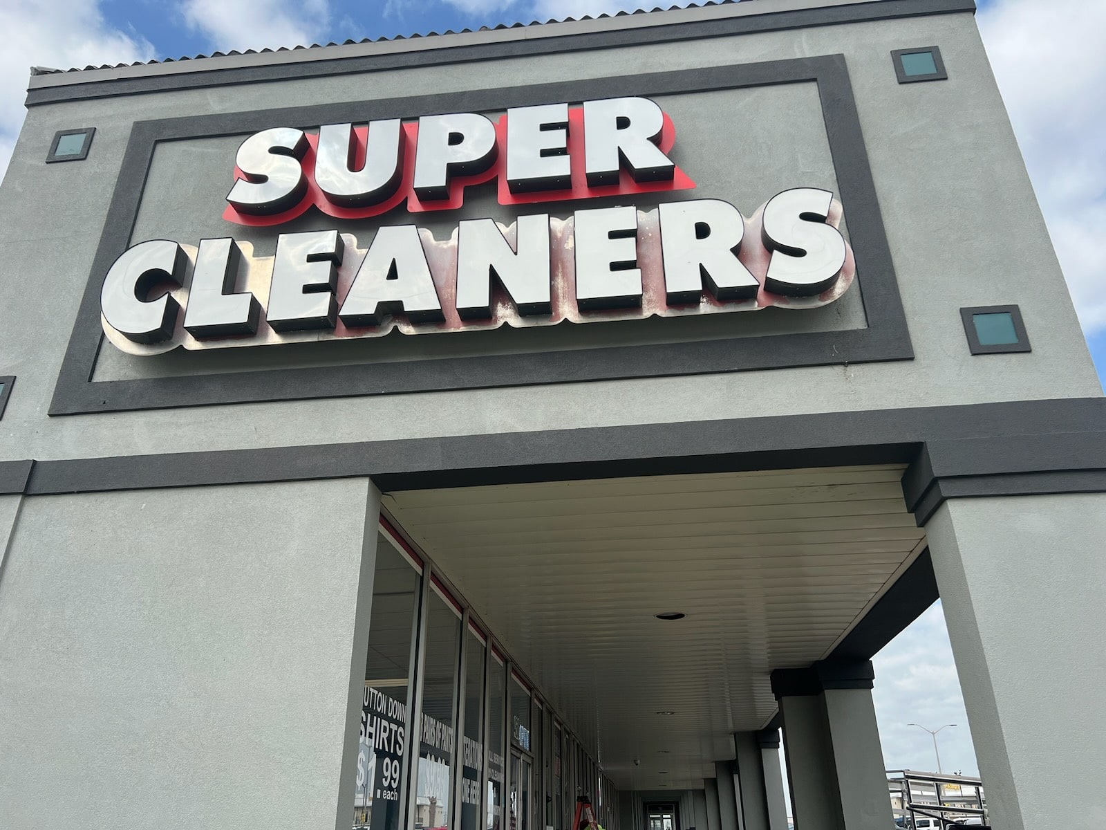 Super Cleaners Offers is a Dry Cleaner in Crowley, TX 76036