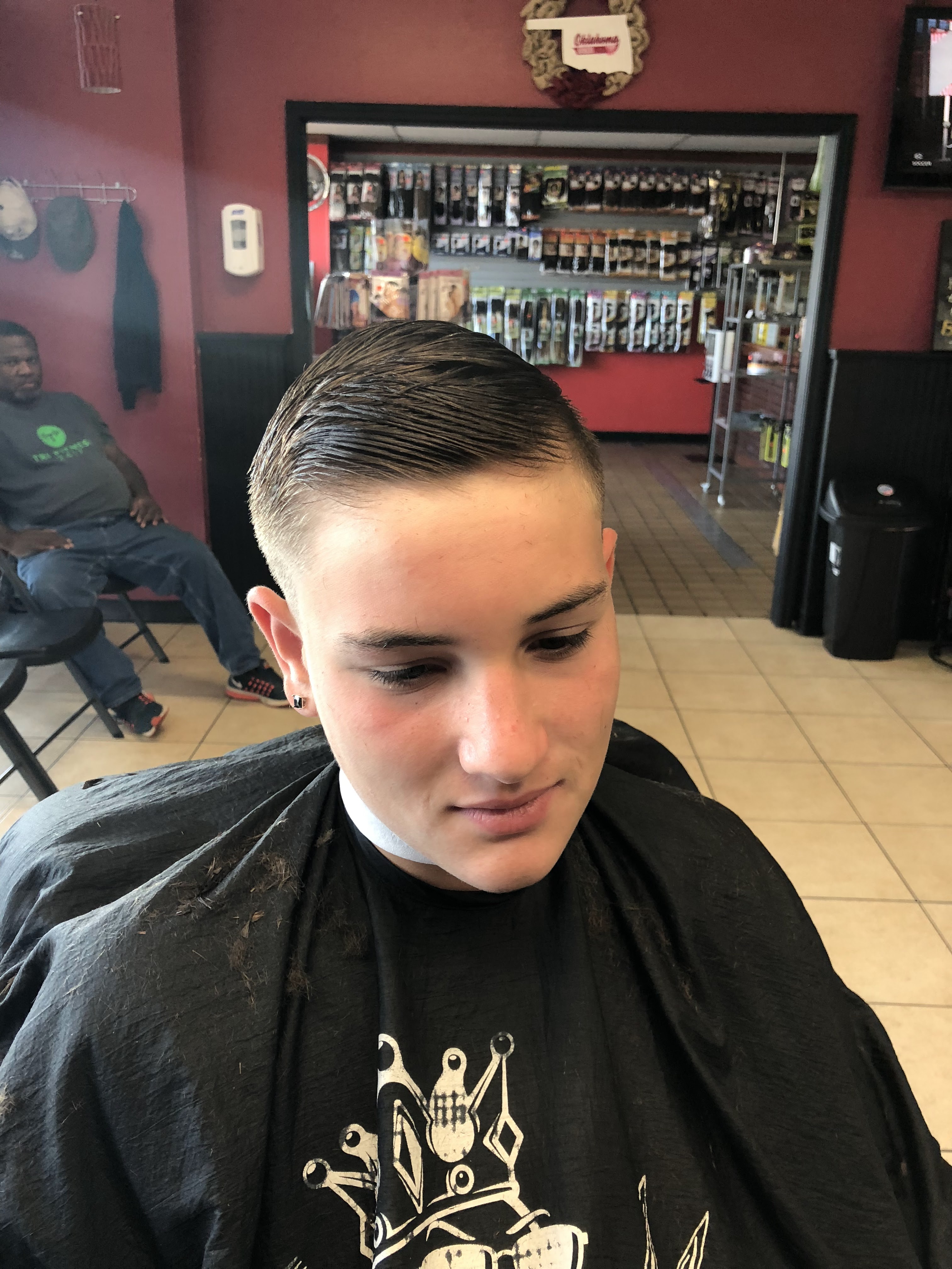 Reed’s barber and beauty salon Offers Crocheted Hair in Joplin, MO 64801