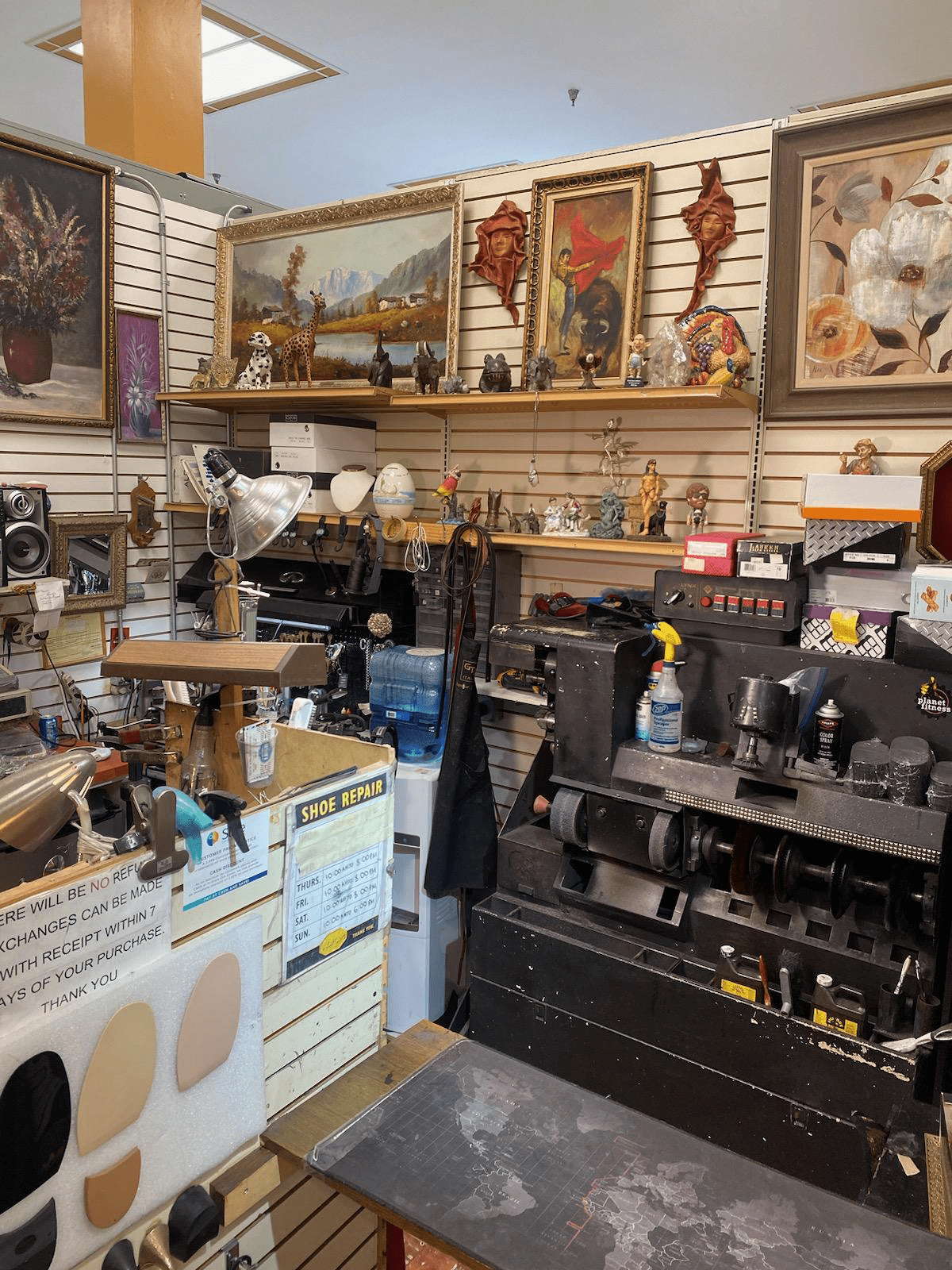 Shoellywood shoe repair Offers Handbag Repairs in Levittown, NY 11756