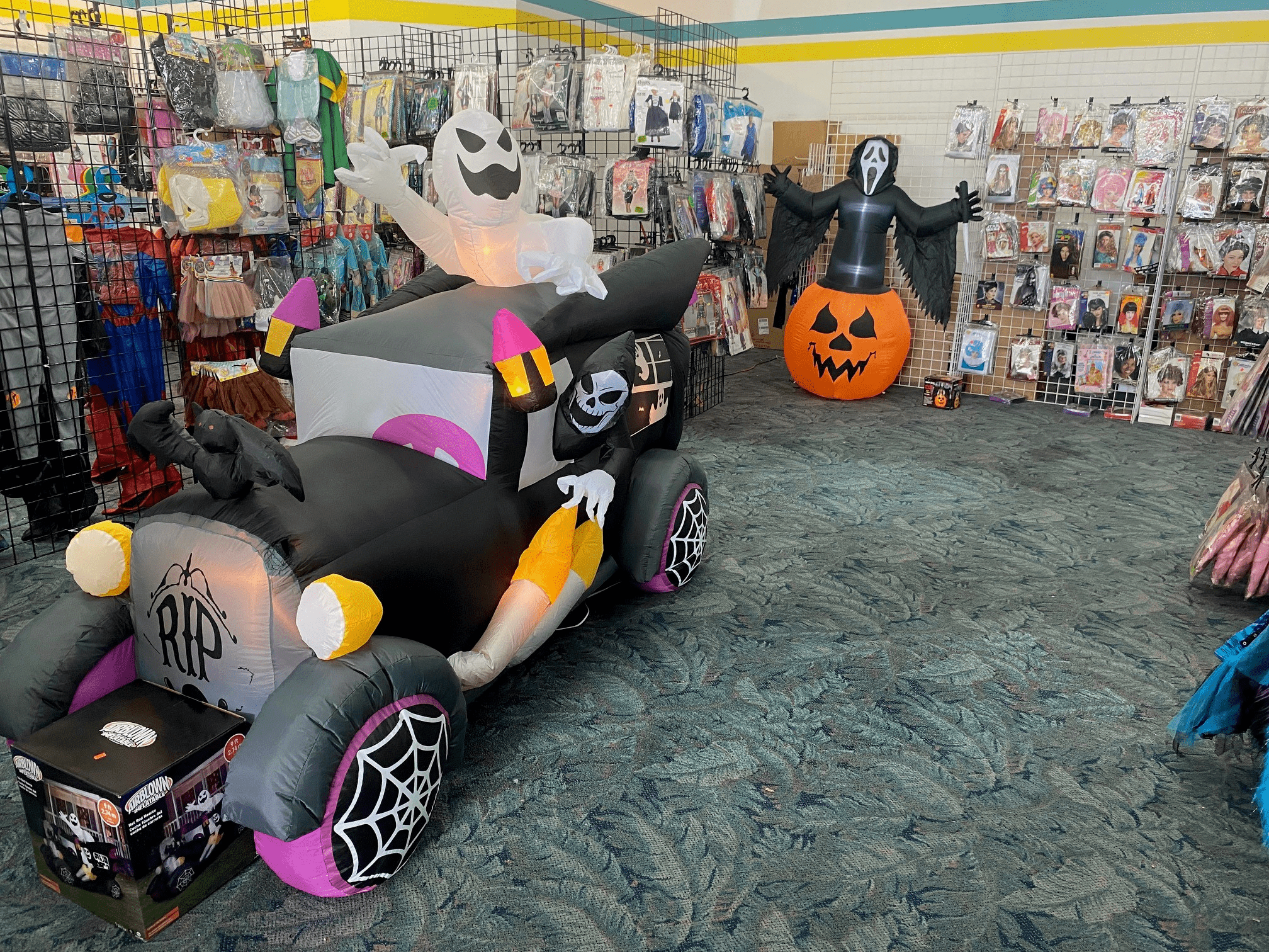 Halloween Discounters Offers Wig Accessories in Yucaipa, CA 92399