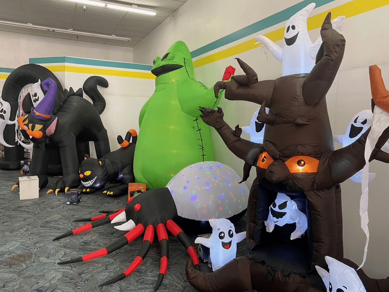 Halloween Discounters Offers Wig Accessories in Yucaipa, CA 92399