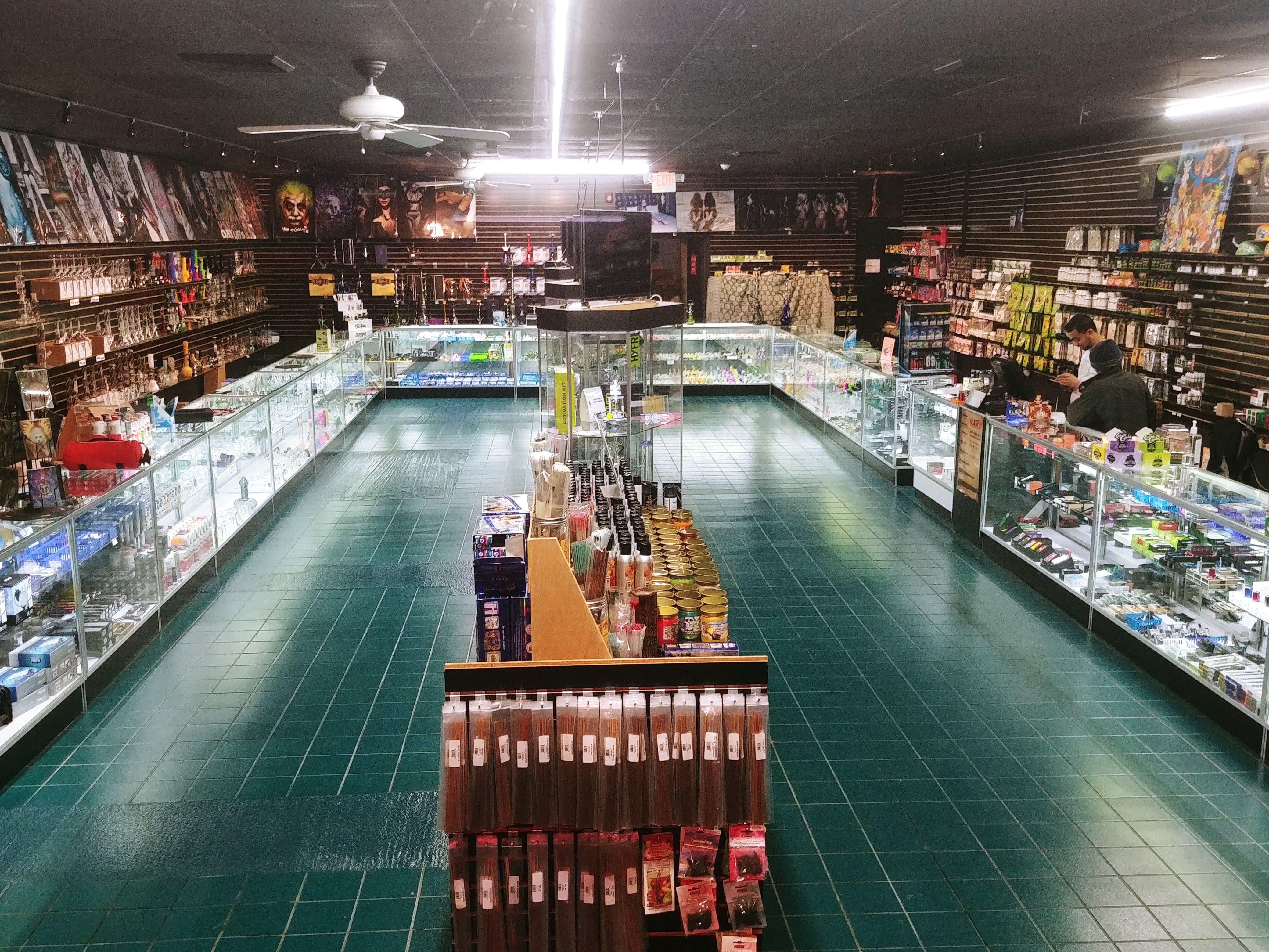 Jay's Smoke Shop Sells Tobacco in Worcester, MA 01604