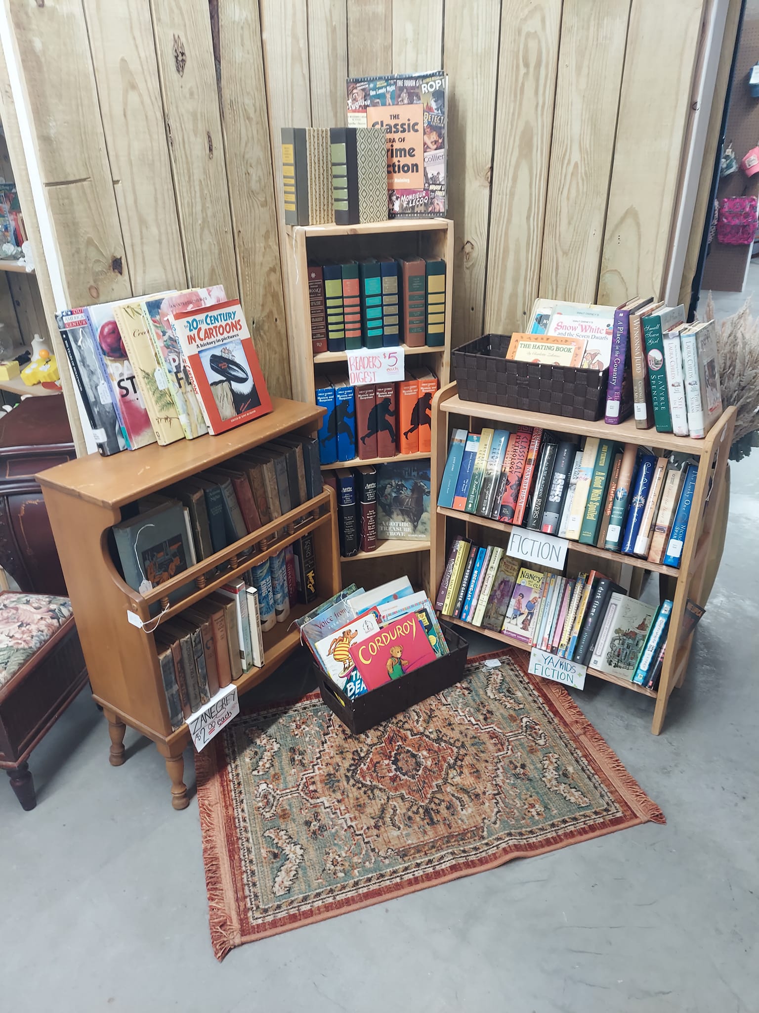 Trackside Treasures is an Indoor Flea Market in Joplin, MO 64804