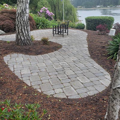 CUSTOM LANDSCAPING DESIGNS