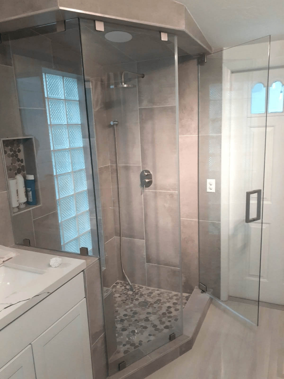 Marti Glass Shower Enclosures Offers Frameless Shower Enclosures in