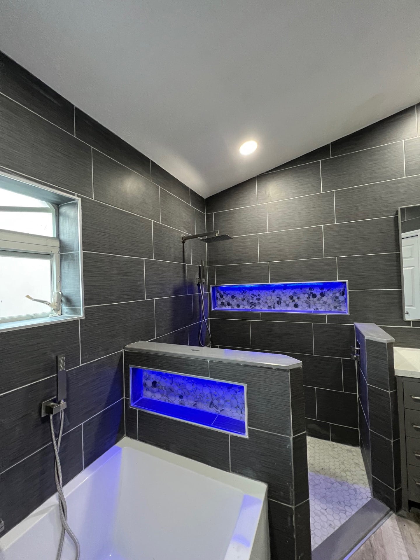 Marti Glass Shower Enclosures Offers Frameless Shower Enclosures in