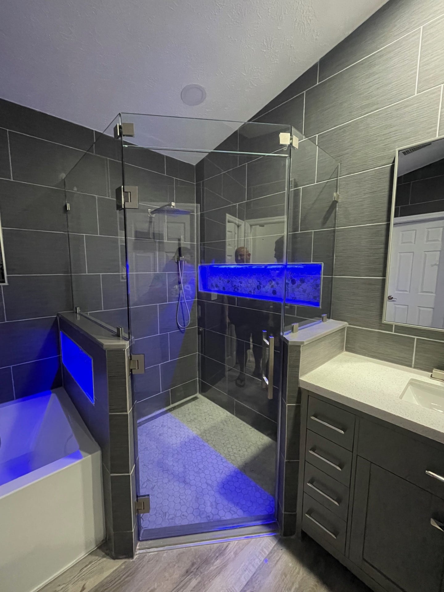 Marti Glass Shower Enclosures Offers Frameless Shower Enclosures in