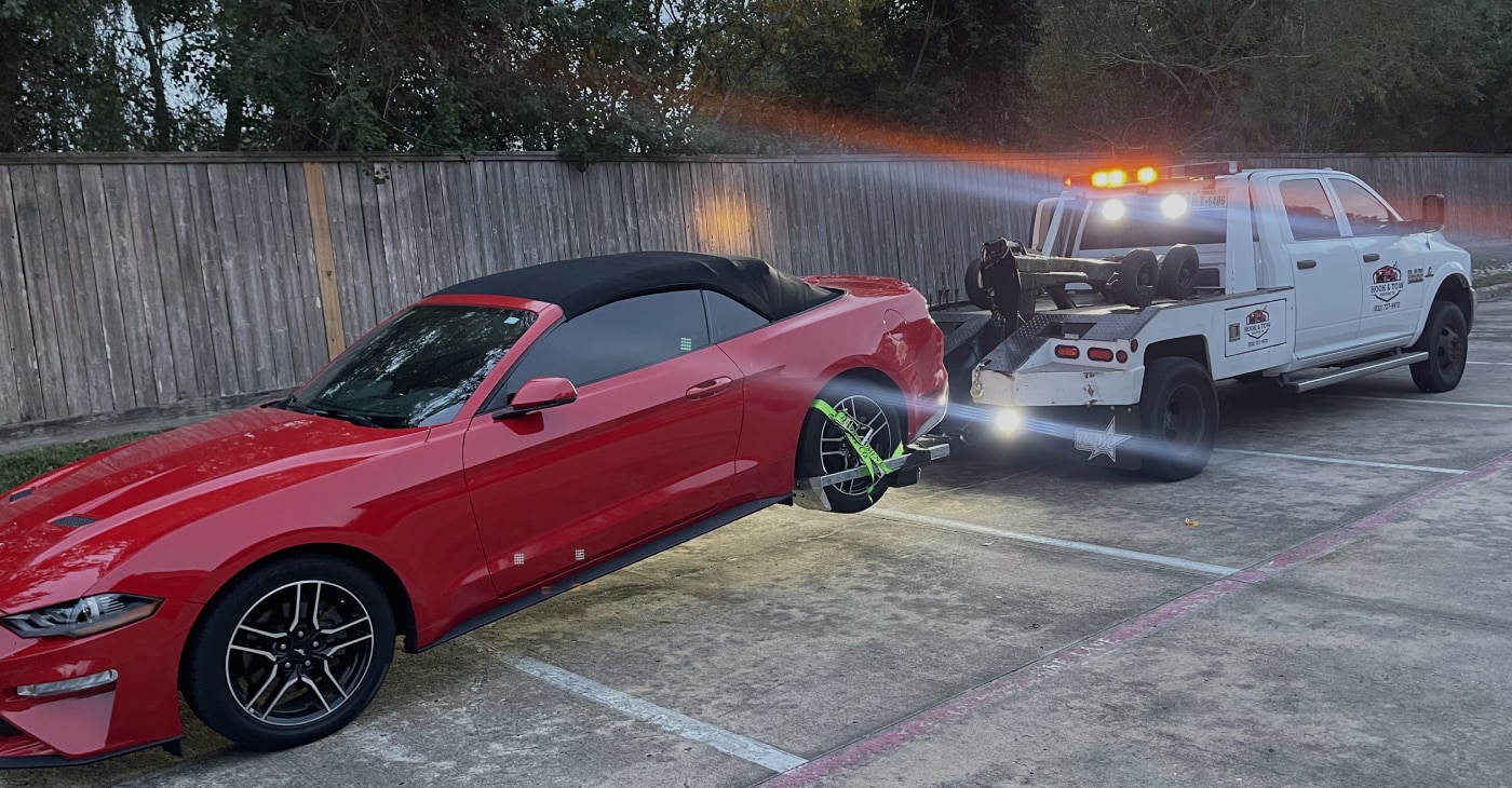 Hook and Tow is a Towing Company in ster, TX 77598