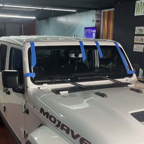 Top Auto Glass Offers Auto Glass Services in Houston, TX 77063