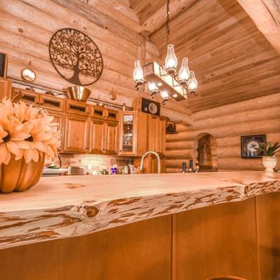 HANDCRAFTED LOG HOMES