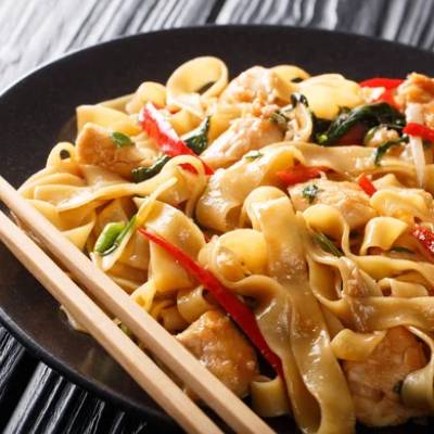 DRUNKEN NOODLES