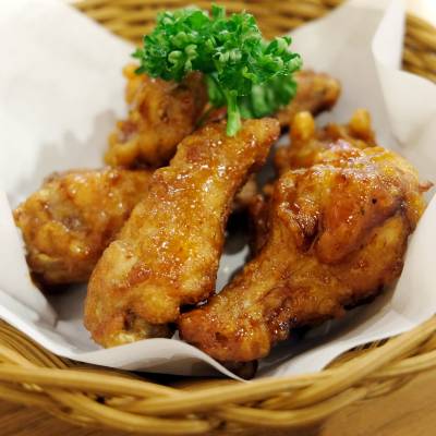 CHICKEN WINGS