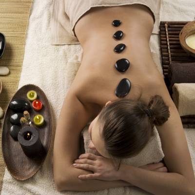 HOT STONE MASSAGE