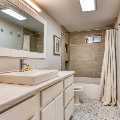 BATHROOM REMODELING 