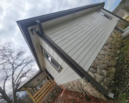 DOWNSPOUTS INSTALLATION