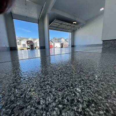 GARAGE FLAKE FLOORING