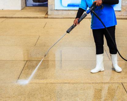 COMMERCIAL POWER WASHING