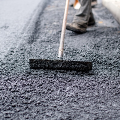 COMMERCIAL ASPHALT SEALCOATING 