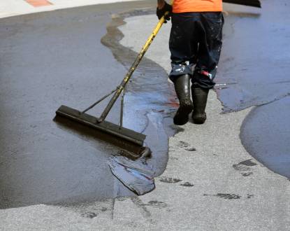 COMMERCIAL SEALCOATING