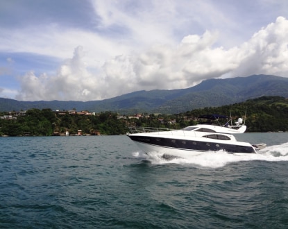 YACHT CHARTERS SERVICES