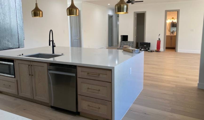 Único Design Holdings