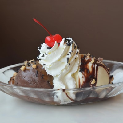 ICE CREAM SUNDAE
