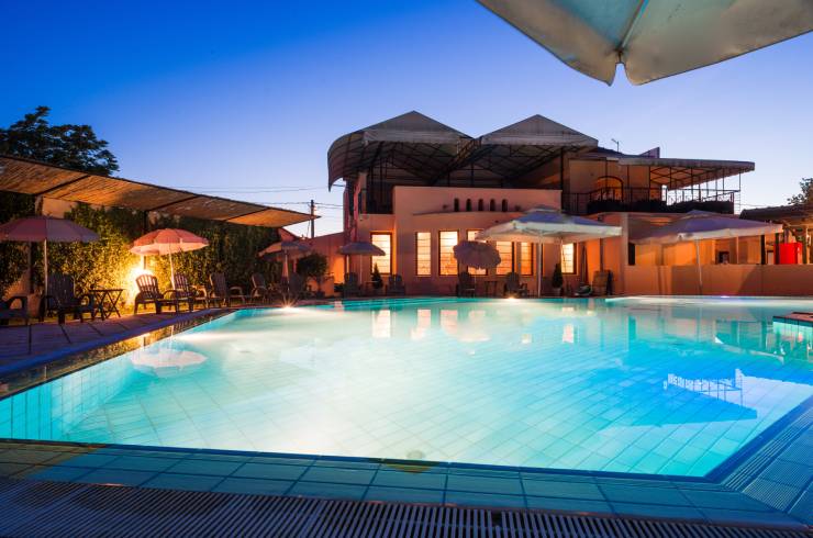 Dynamic Construction Pools And Spas