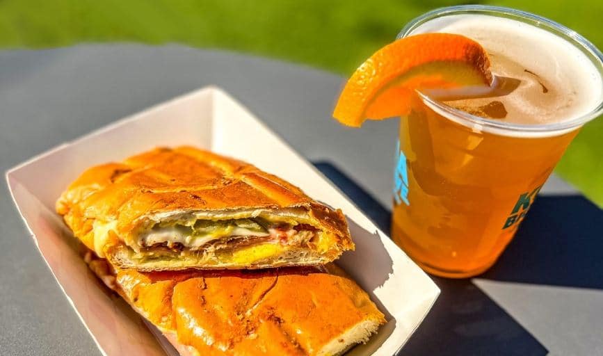 El Jefes Cubanos and Moore