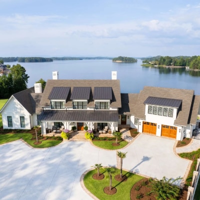 CUSTOM HOME BUILDING