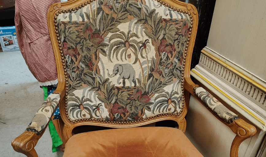 A & J's Hillbilly Hut