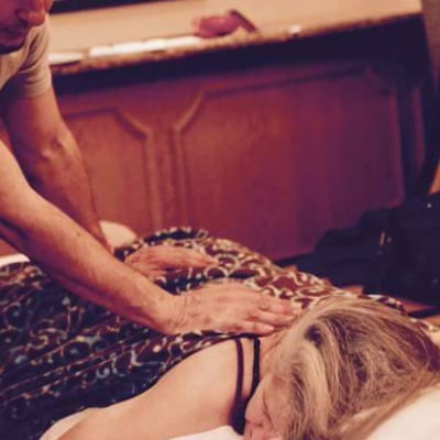 THERAPEUTIC TABLE MASSAGE