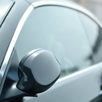 AUTO GLASS INSTALLATION