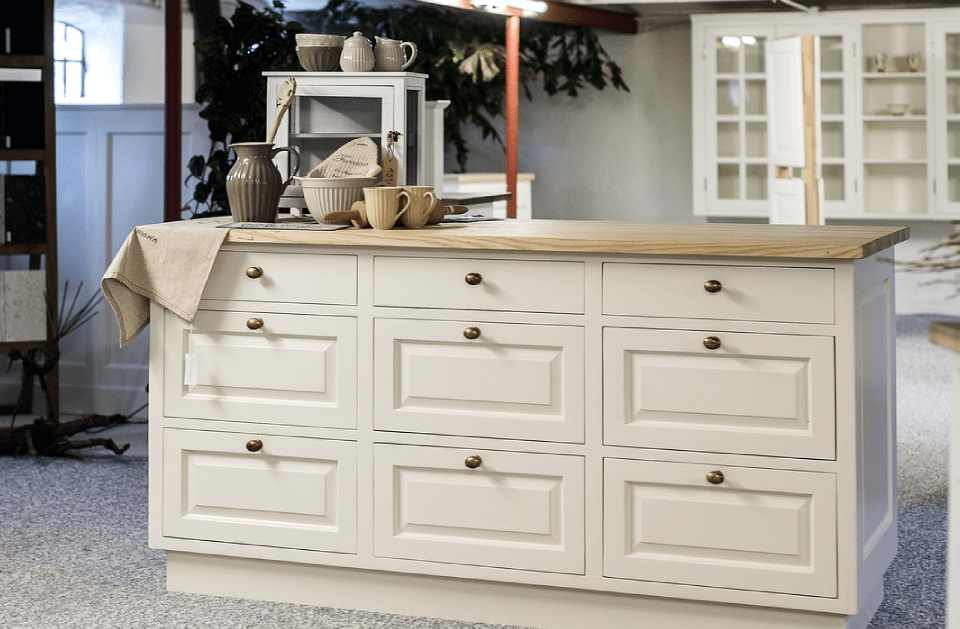 Guerra Custom Finishing