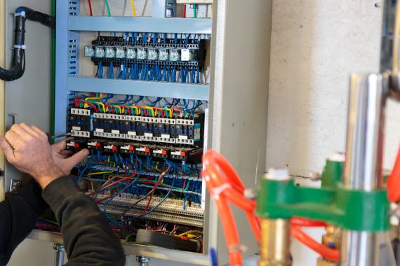 Carlos The Electrician