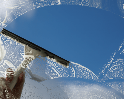 COMMERCIAL WINDOW CLEANING