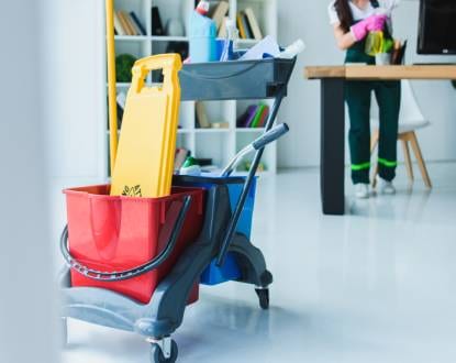 COMMERCIAL CLEANING SERVICE