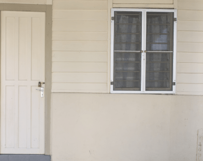 RESIDENTIAL SCREEN REPAIR