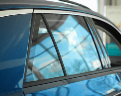 AUTO QUARTER GLASS REPAIR