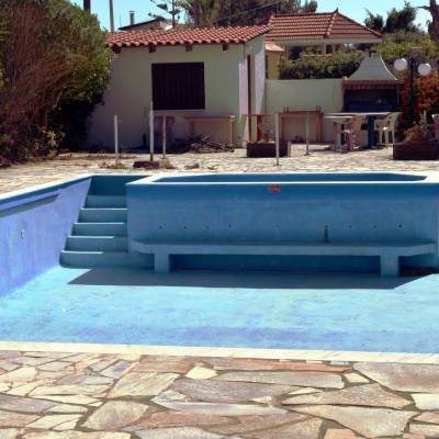 SWIMMING POOL BUILDING