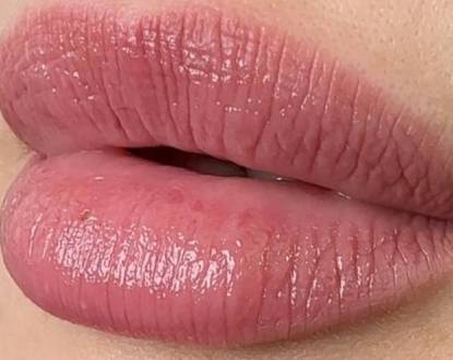 LIP BLUSH TATTOO
