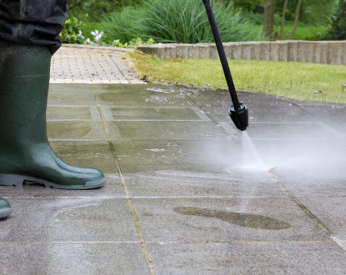 DRIVEWAY PRESSURE WASHING