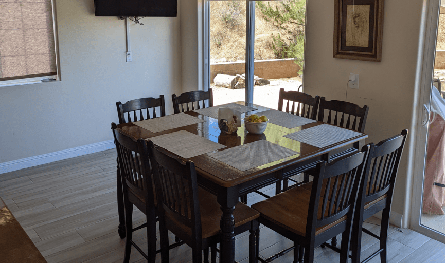 Lucia's Housecleaning & Pet Sitting Services