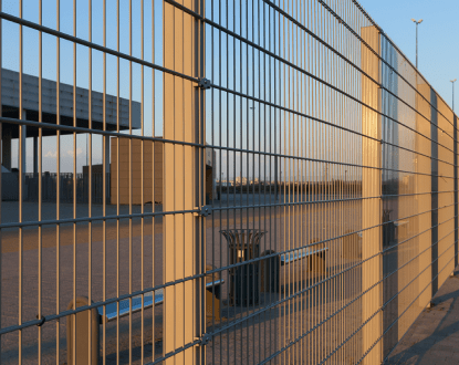 COMMERCIAL FENCING