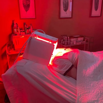 LED SKIN TIGHTENING TREATMENT