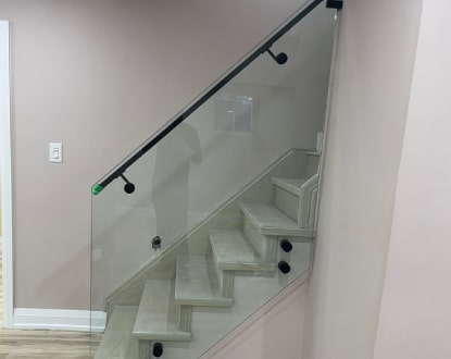 GLASS RAILING INSTALLATION
