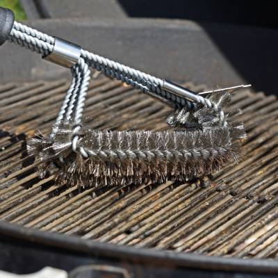 CHARCOAL GRILL CLEANING